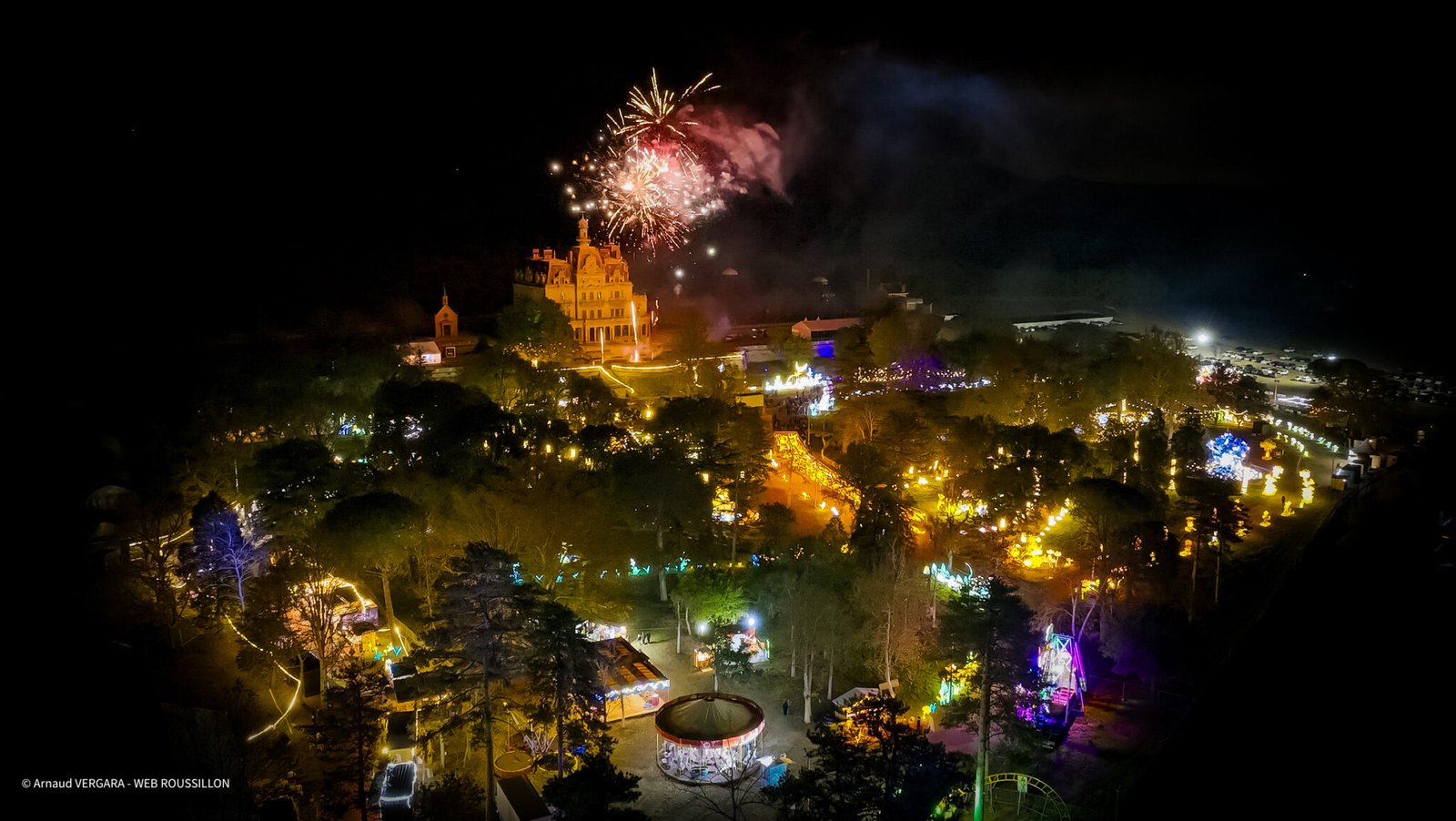 Vue aérienne avec drone des Splendeurs de Chine à Céret